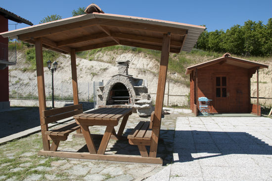 Area attrezzata barbecue per pic-nic Area attrezzata barbecue per pic-nic