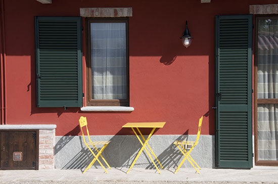 Tavolino per mangiare al sole Tavolino per mangiare al sole